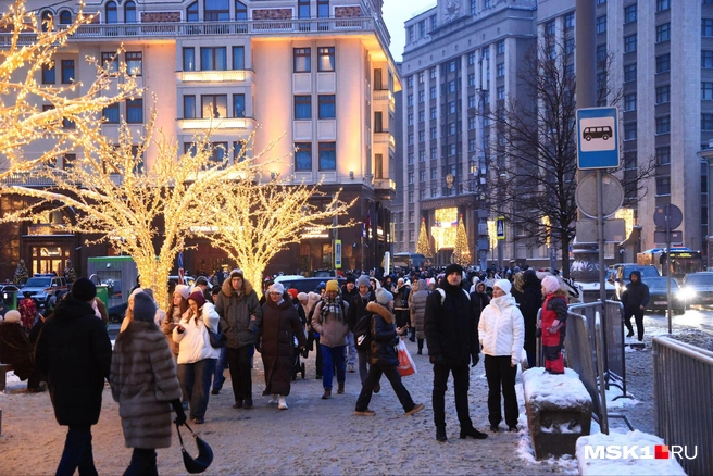 Толпы отдыхающих в центре Москвы | Источник: Татьяна Спиридонова / MSK1.RU