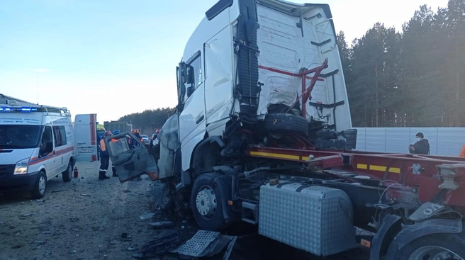 «Нелепые действия водителя привели к гибели людей»: в ГИБДД рассказали подробности аварии на ЕКАД | Источник: ИА «Ночные новости»
