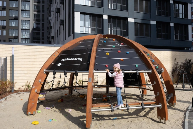 Застройщик предусмотрел игровые зоны для детей разных возрастов | Источник: Евгений Шаров
