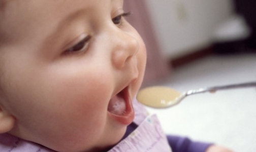 Роспотребнадзор просит не кормить детей до 3-х лет известными молочными продуктами