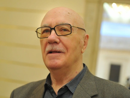 Хихикал с нянечками, ждал гостей и не любил телевизор: как жил Леонид Куравлев в доме престарелых