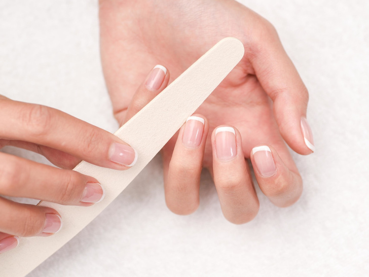 Белые пятна на ногтях: почему они появляются и можно ли избавиться от них навсегда