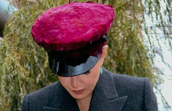 Модная вещь от Prada на голове Собчак