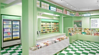 Яркий магазин для студентов в Торонто