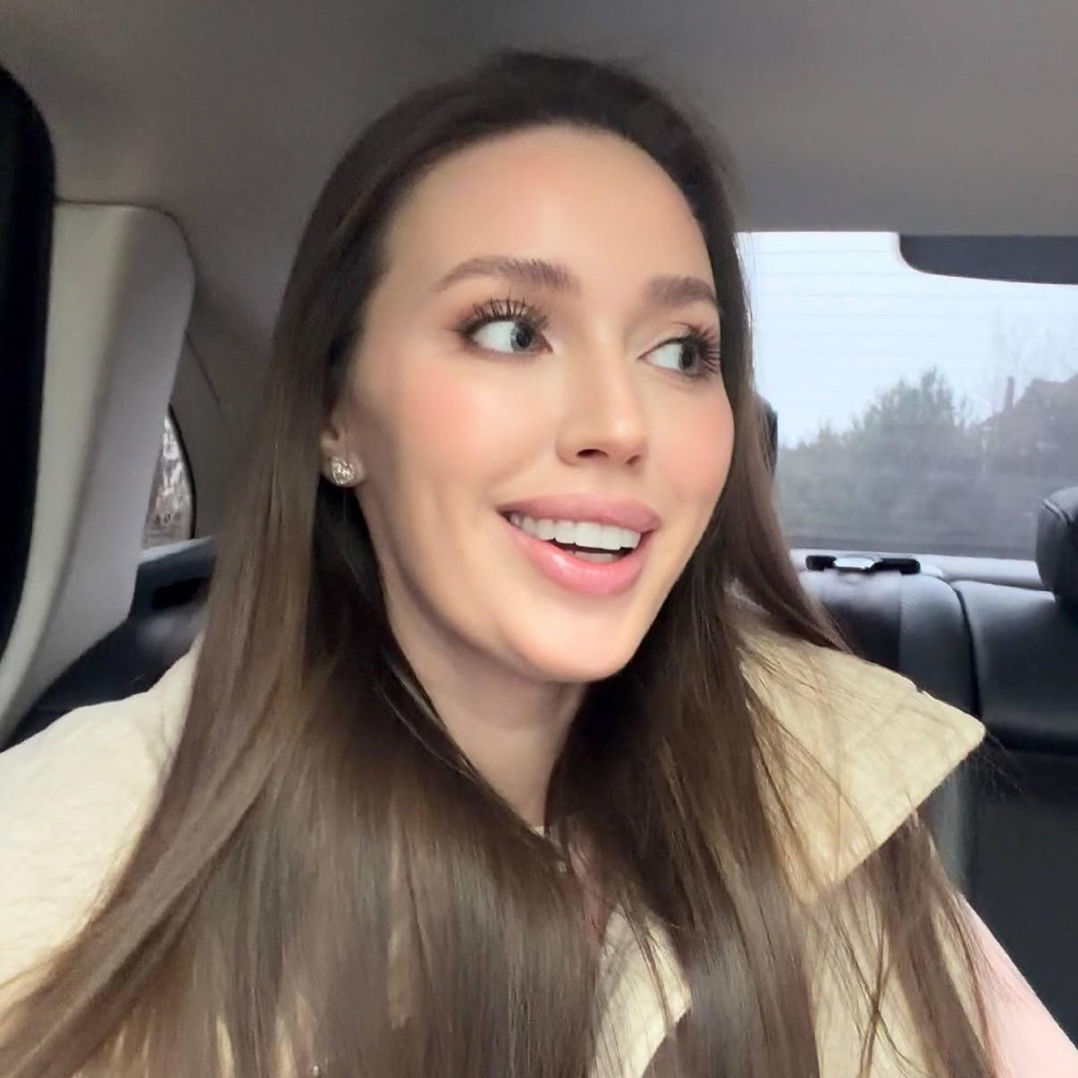 «Жить в постоянном сравнении с Бузовой?»: Костенко ответила на вопрос и призналась, что ее с мужем считают бомжами