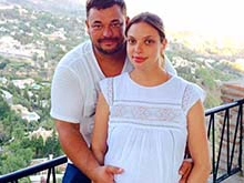 Сергей Жуков называет беременную жену бегемотиком