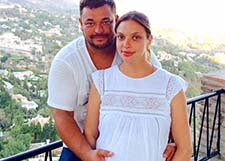 Сергей Жуков называет беременную жену бегемотиком
