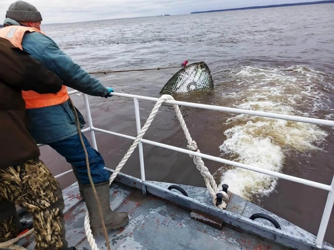 Полузатопленную лодку нашли около деревни Галкино | Источник: spas37.ru