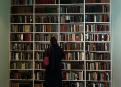 10 книг, которые нужно прочитать до Нового года — вы войдете в 2027 лучшей версией себя