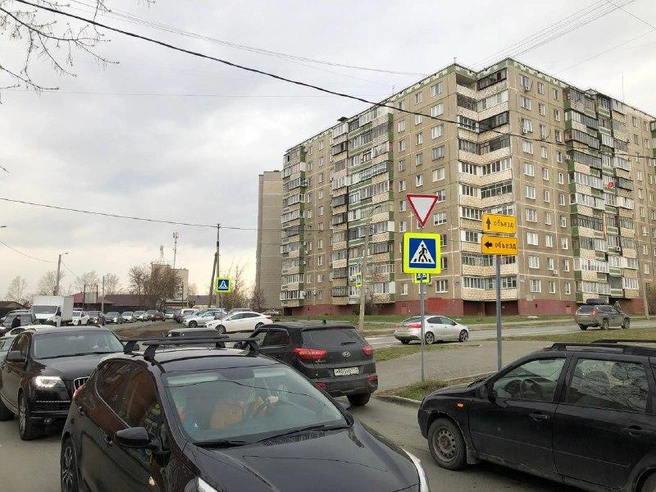 Островского-Косарева. Знаки приоритета менять не стали | Источник: Артем Краснов