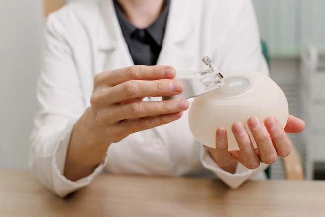 С 8 по 22 октября скидка 20% на прием маммолога и диагностику (УЗИ или маммографию) по назначению врача | Источник: «АвисМед»