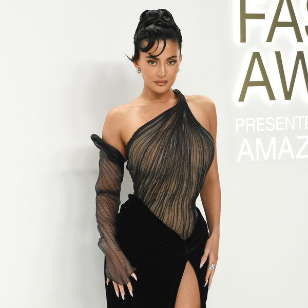 Какую прическу сделать на Новый год 2023: Кайли Дженнер показала красивый пучок на CFDA Fashion Awards