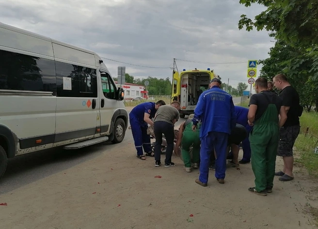 В Полянах столкнулись маршрутка и мотоцикл | ya62.ru