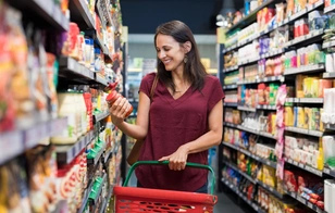 Они исчезнут из магазинов: 10 продуктов, которыми нужно успеть закупиться до Нового года