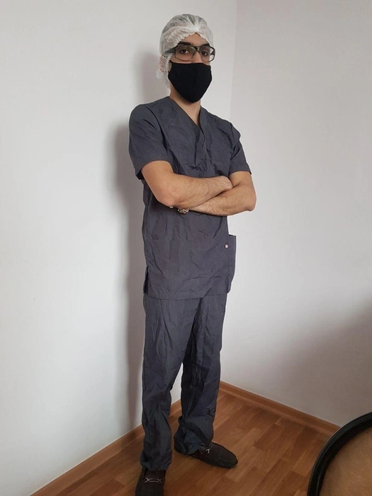 Несмотря на то, что с работой по специальности пока не получилось, молодой человек не отчаивается | Источник: из личного архива Абрахама Бейкермена