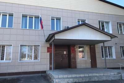 Пассажир с мачете напал в поезде и на сотрудника изолятора