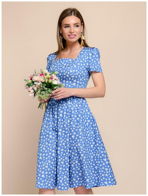 Женственное голубое платье с цветочным принтом