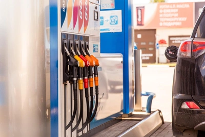 Бензин в Екатеринбурге дорожает: сотый почти 100 рублей