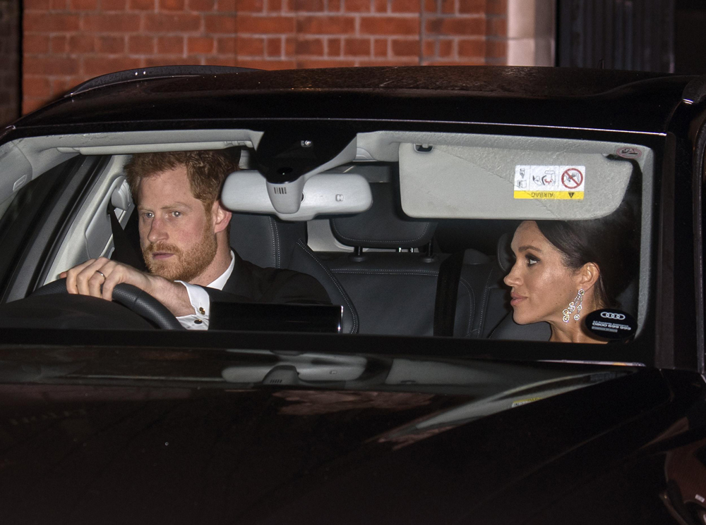 Герцог и герцогиня Сассекские направляются на прием в честь 70-летия принца Чарльза, 14 ноября 2018 года | marieclaire.ru