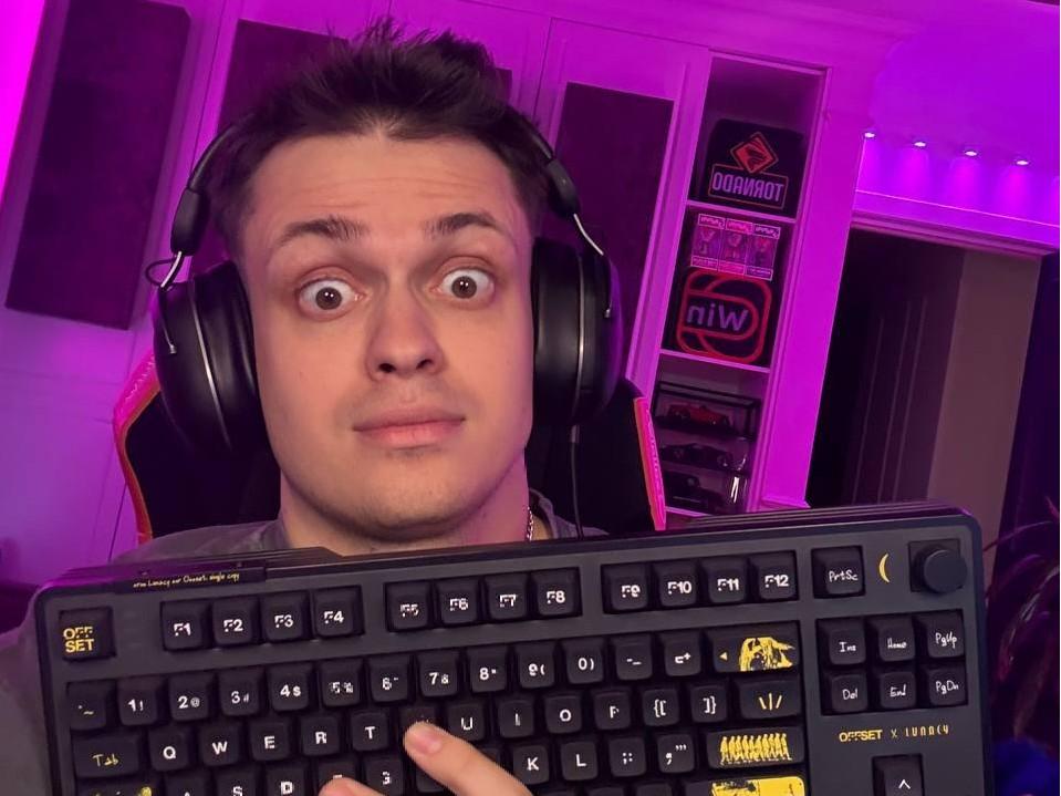 Стример продал клавиатуру за 10 миллионов рублей и отправил деньги больному мальчику из Уфы