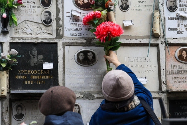 Часть колумбариев находятся не в разрушенном состоянии | Источник: Артем Устюжанин / MSK1.RU