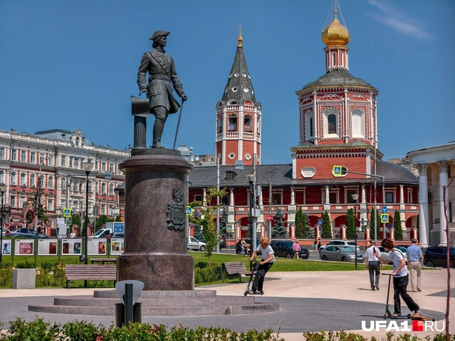 Площадь за речным вокзалом | Источник: Булат Салихов / UFA1.RU
