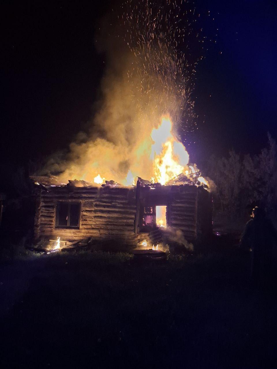 Полыхало сверху донизу: в Самарской области сгорел частный дом. Погибла женщина