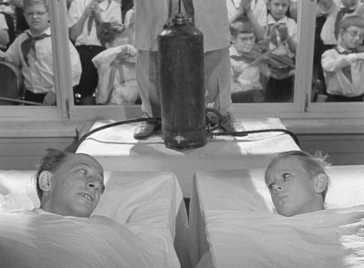 Источник: фильм «Добро пожаловать, или Посторонним вход воспрещен» (1964)