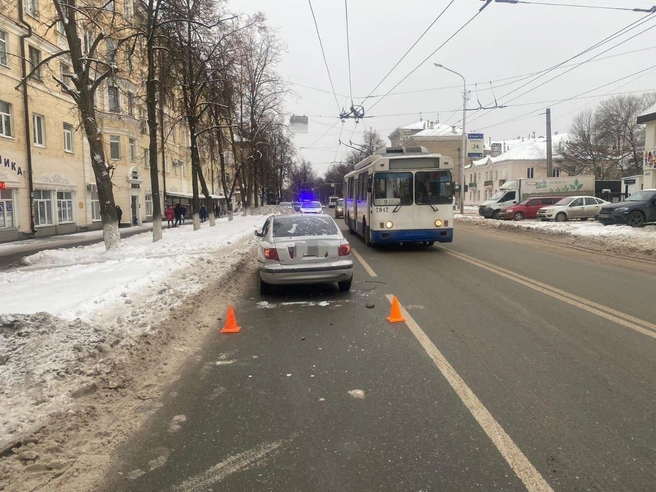 Женщина, по словам водителя, перебегала дорогу в неположенном месте | Источник: Владимир Севастьянов / Telegram