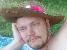 Глава семьи зарезал жену и детей-школьников из-за ревности