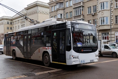 Суд обязал «Гортранс» выплатить компенсацию пассажирке за падение в троллейбусе