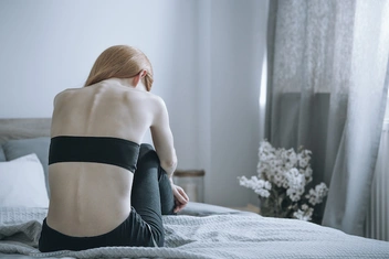 Дефицит общения с матерью может привести к анорексии