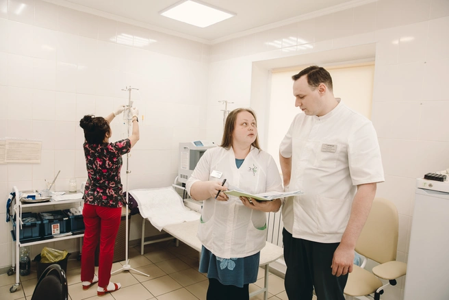 Пациент находится в стационаре под круглосуточным наблюдением специалистов | Источник: клиника «Свобода»