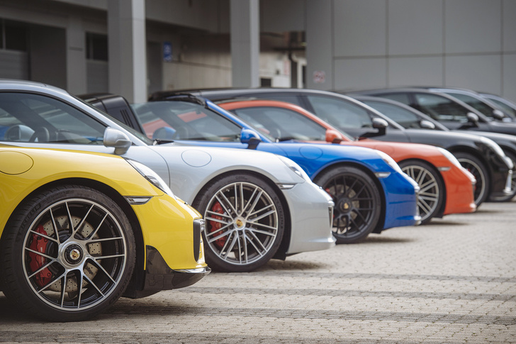 Вирус Porsche: как прокатиться на всех моделях автомобильного бренда за один день