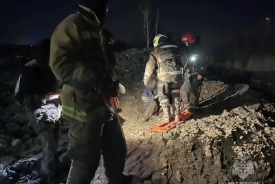 Дети увязли в канаве в Мурино, потребовалась помощь спасателей