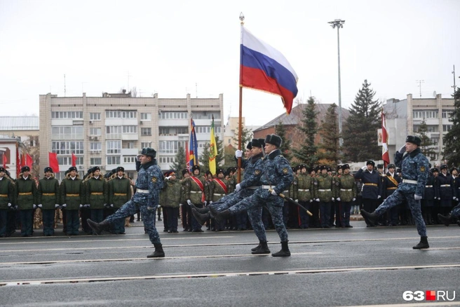 Парад Памяти на площади Куйбышева состоялся уже в 15 раз | Источник: Роман Данилкин / 63.RU