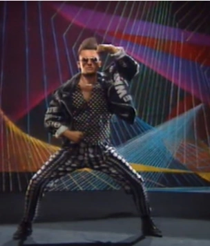 Видео из 1992 года: Сергей Лемох учит молодежь модному танцу