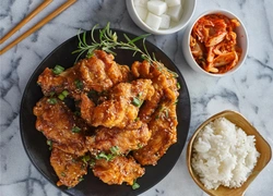 Пикантно и сочно: рецепт жареной курицы по-корейски — блюда, которое никого не оставляет равнодушным