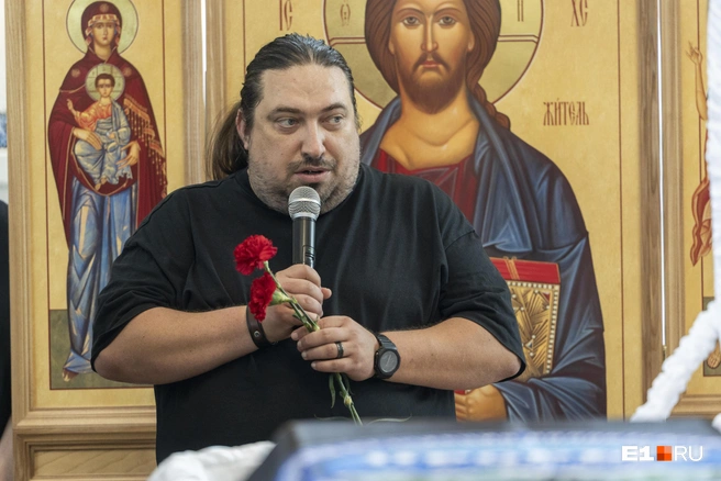 Станислав Казаков тоже занимается поиском пропавших, но в другом отряде | Источник: Кирилл Кушнов / E1.RU