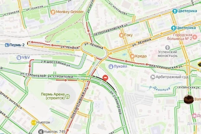 Новая схема и светофор не устранили пробки у площади Гайдара