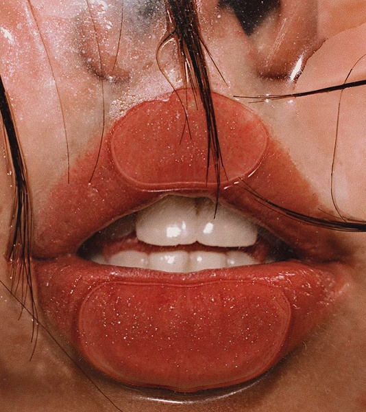 Как увеличить губы дома: крутые бьюти-хаки из TikTok
