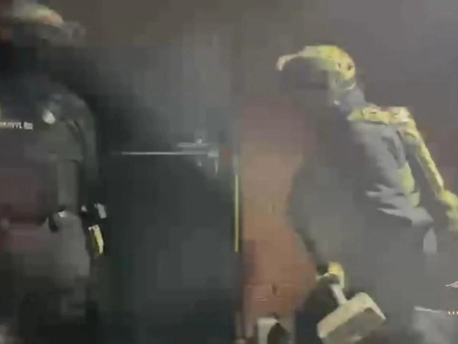 На видео запечатлен момент задержания подозреваемых | Источник: ГУ МВД по Новосибирской области