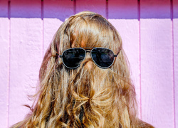 Солнцезащитные средства для волос: «маст хэв» или маркетинг?
