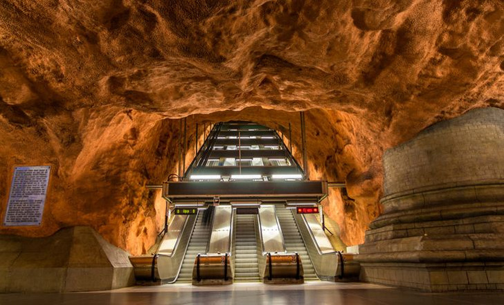 Подземные дворцы и не только: самые красивые в мире станции метро