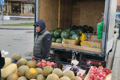 В Липецке вывезли три незаконных торговых объекта