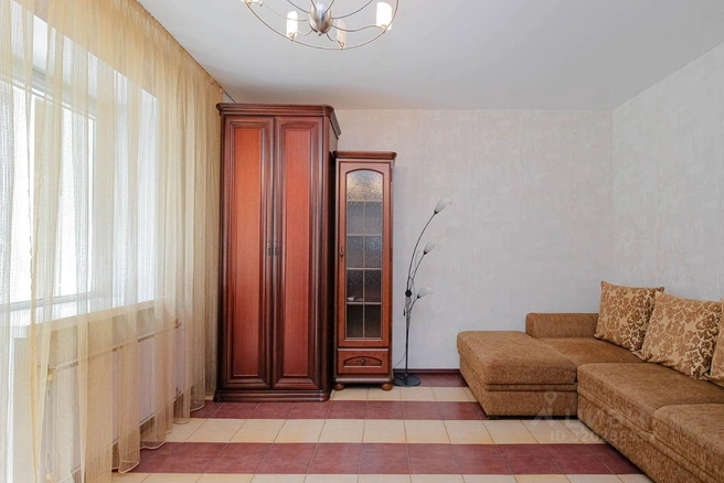 Мебель куплена в едином стиле  | Источник: novosibirsk.n1.ru