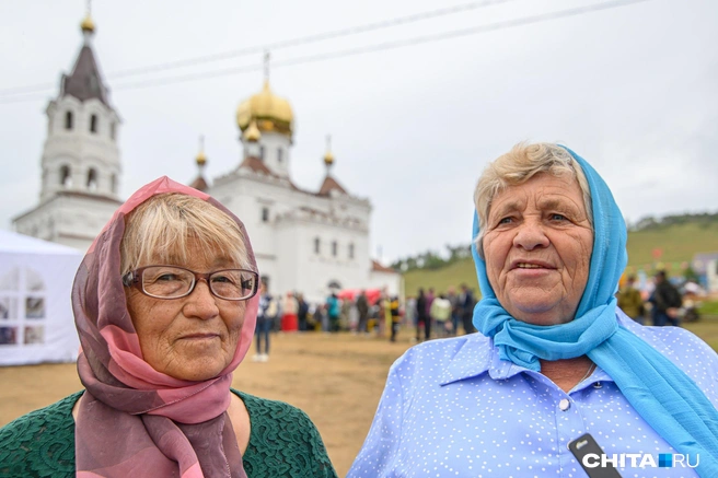 Тамара Петровна (слева) и Тамара Федоровна (справа) | Источник: Олег Фёдоров / CHITA.RU