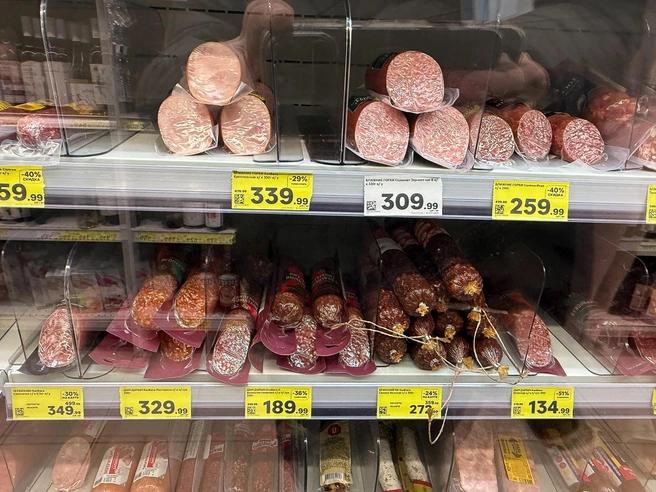 Люди жалуются, что на продукты уходит много денег | Источник: Артем Устюжанин / MSK1.RU