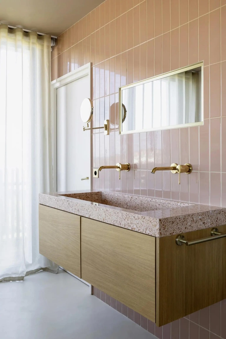 Сантехника, Grohe. Плитка Manufatto, Ornamenta. | Источник: Жюльен Фернандес