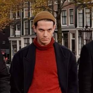 Умер 39-летний солист группы Shortparis Николай Комягин